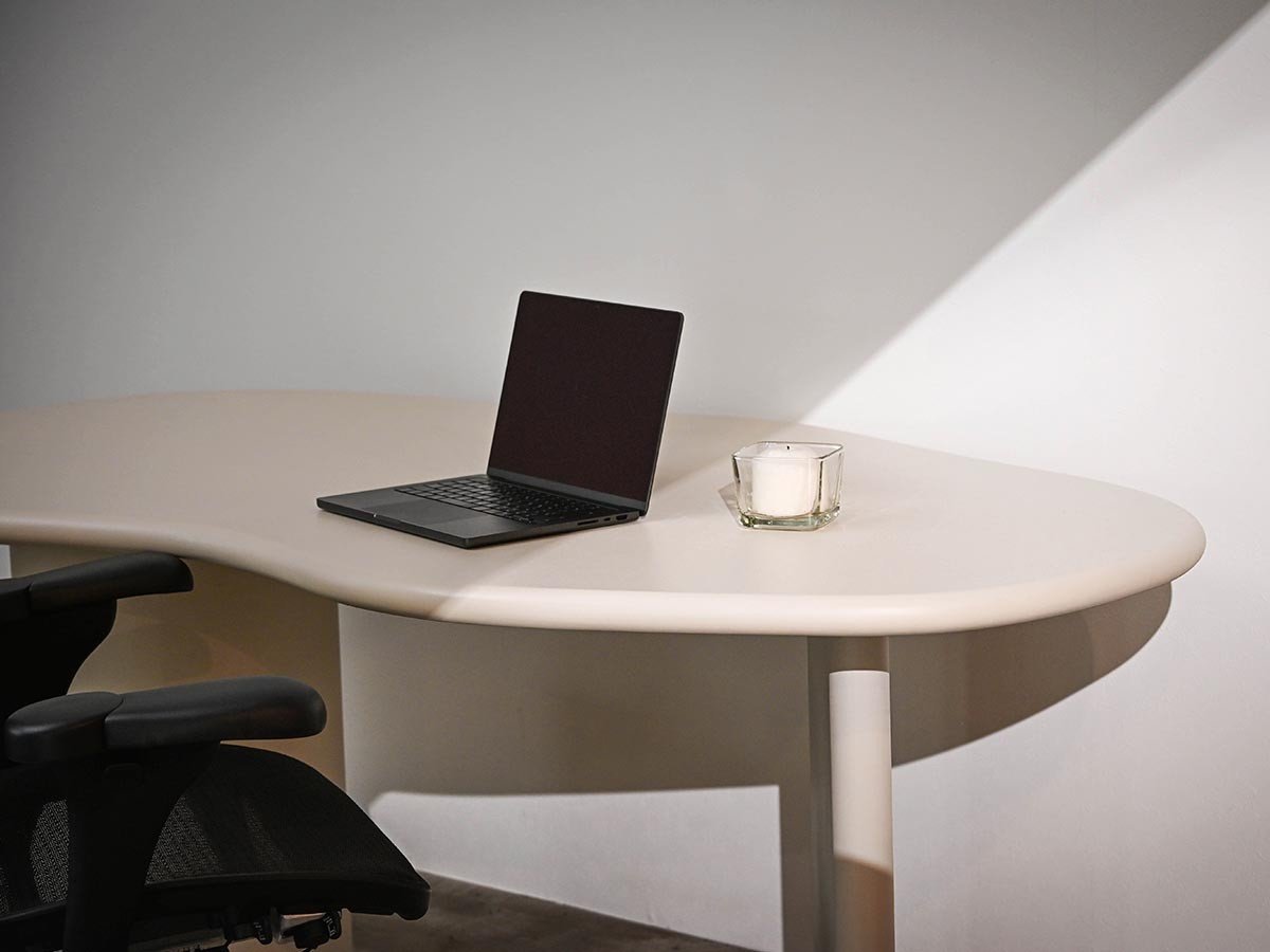 【オルグ/OLGUE / GOODS】のSurround Dining Table / サラウンド ダイニングテーブル 幅200cm インテリア・キッズ・メンズ・レディースファッション・服の通販 founy(ファニー) 　アシンメトリー　Asymmetrical Style　ストーン　Stone, Gem-Like　テーブル　Table, Dining Table　フォルム　Silhouette, Form　ホーム・キャンプ・アウトドア・お取り寄せ　Home Living / Home & Lifestyle / Camping Gear / Outdoor Camping　家具・インテリア　Home Furniture & Interior. Stylish & Functional Living Spaces　テーブル　Dining, Coffee & Side Tables　ダイニングテーブル・食卓テーブル　Dining Tables　参考イメージ|ID: prp329100004315702 ipo3291000000034104539
