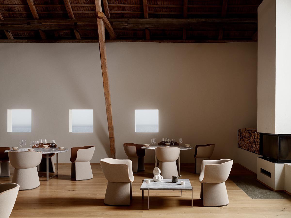 【フリッツ ハンセン/FRITZ HANSEN / GOODS】のMONOLIT / モノリット ラウンジチェア レザーパイピングあり CM231 インテリア・キッズ・メンズ・レディースファッション・服の通販 founy(ファニー) 　パイピング　Piping, Trim Design　フォルム　Silhouette, Form　送料無料　Free Shipping　ホーム・キャンプ・アウトドア・お取り寄せ　Home Living / Home & Lifestyle / Camping Gear / Outdoor Camping　家具・インテリア　Home Furniture & Interior. Stylish & Functional Living Spaces　チェア・椅子　Seating & Chairs　ラウンジチェア・リクライナー　Lounge Chairs / Recliners　張地:|ID: prp329100004319143 ipo3291000000034606087