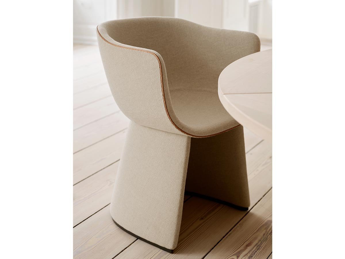 【フリッツ ハンセン/FRITZ HANSEN / GOODS】のMONOLIT / モノリット ダイニングチェア レザーパイピングなし CM220 インテリア・キッズ・メンズ・レディースファッション・服の通販 founy(ファニー) 　送料無料　Free Shipping　フォルム　Silhouette, Form　ホーム・キャンプ・アウトドア・お取り寄せ　Home Living / Home & Lifestyle / Camping Gear / Outdoor Camping　家具・インテリア　Home Furniture & Interior. Stylish & Functional Living Spaces　チェア・椅子　Seating & Chairs　ダイニングチェア・木製チェア　Dining Chairs　参考イメージ|ID: prp329100004319144 ipo3291000000034696442