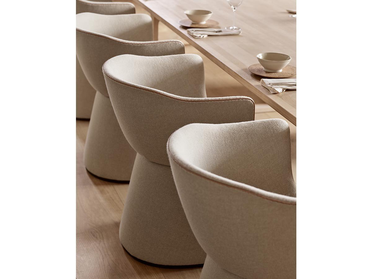 【フリッツ ハンセン/FRITZ HANSEN / GOODS】のMONOLIT / モノリット ダイニングチェア レザーパイピングなし CM220 インテリア・キッズ・メンズ・レディースファッション・服の通販 founy(ファニー) 　送料無料　Free Shipping　フォルム　Silhouette, Form　ホーム・キャンプ・アウトドア・お取り寄せ　Home Living / Home & Lifestyle / Camping Gear / Outdoor Camping　家具・インテリア　Home Furniture & Interior. Stylish & Functional Living Spaces　チェア・椅子　Seating & Chairs　ダイニングチェア・木製チェア　Dining Chairs　参考イメージ|ID: prp329100004319144 ipo3291000000034696447