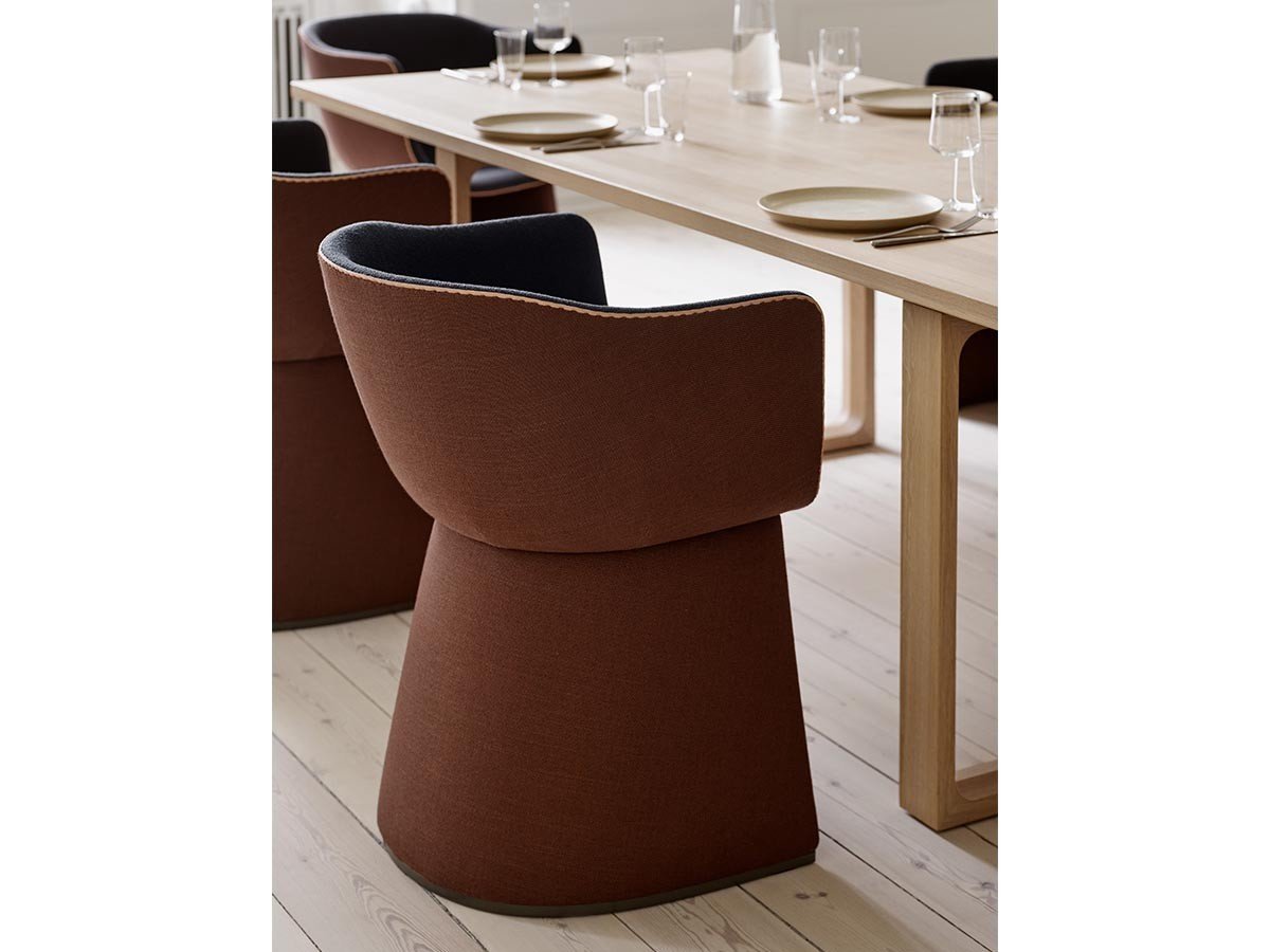 【フリッツ ハンセン/FRITZ HANSEN / GOODS】のMONOLIT / モノリット ダイニングチェア レザーパイピングなし CM220 インテリア・キッズ・メンズ・レディースファッション・服の通販 founy(ファニー) 　送料無料　Free Shipping　フォルム　Silhouette, Form　ホーム・キャンプ・アウトドア・お取り寄せ　Home Living / Home & Lifestyle / Camping Gear / Outdoor Camping　家具・インテリア　Home Furniture & Interior. Stylish & Functional Living Spaces　チェア・椅子　Seating & Chairs　ダイニングチェア・木製チェア　Dining Chairs　参考イメージ|ID: prp329100004319144 ipo3291000000034696452