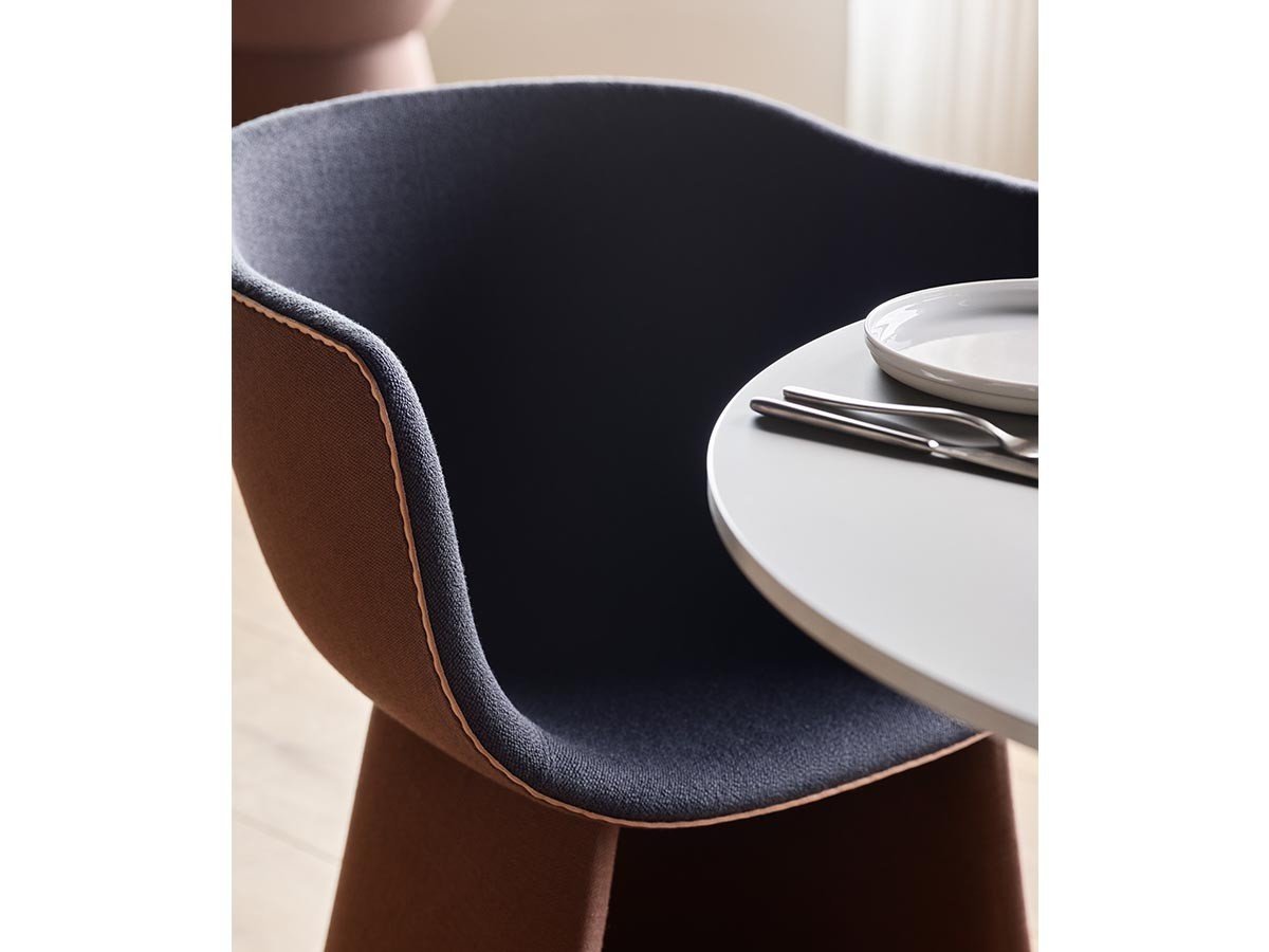 【フリッツ ハンセン/FRITZ HANSEN / GOODS】のMONOLIT / モノリット ダイニングチェア レザーパイピングなし CM220 インテリア・キッズ・メンズ・レディースファッション・服の通販 founy(ファニー) 　送料無料　Free Shipping　フォルム　Silhouette, Form　ホーム・キャンプ・アウトドア・お取り寄せ　Home Living / Home & Lifestyle / Camping Gear / Outdoor Camping　家具・インテリア　Home Furniture & Interior. Stylish & Functional Living Spaces　チェア・椅子　Seating & Chairs　ダイニングチェア・木製チェア　Dining Chairs　参考イメージ|ID: prp329100004319144 ipo3291000000034696460