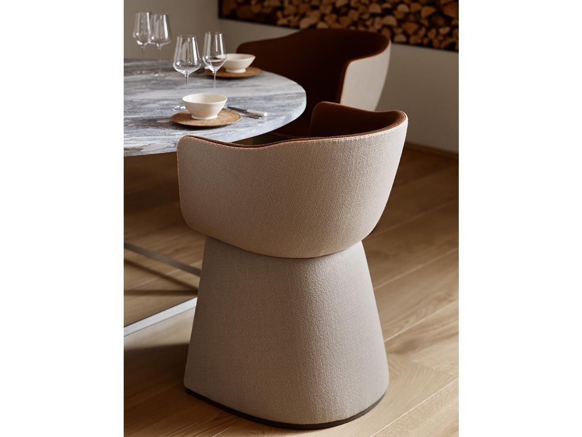 【フリッツ ハンセン/FRITZ HANSEN / GOODS】のMONOLIT / モノリット ダイニングチェア レザーパイピングあり CM221 インテリア・キッズ・メンズ・レディースファッション・服の通販 founy(ファニー) 　パイピング　Piping　フォルム　Form　送料無料　Free Shipping　ホーム・キャンプ・アウトドア・お取り寄せ　Home,Garden,Outdoor,Camping Gear　家具・インテリア　Furniture　チェア・椅子　Chair　ダイニングチェア　Dining Chair　シェル外側 / ベース張地:ヴィダー 0222 ベージュ(カテゴリー2)、内側張地:ヴィダー 036|ID: prp329100004319146 ipo3291000000029961294