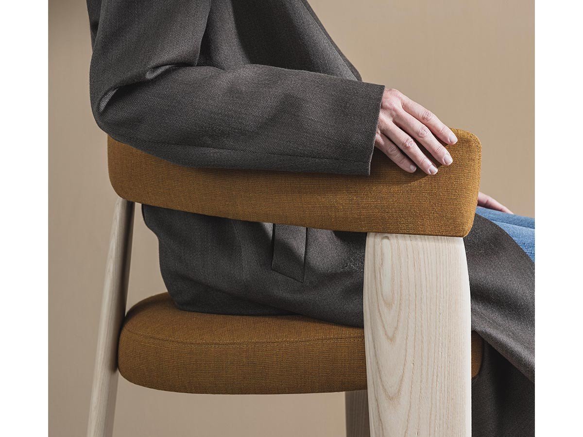 【アンドリュー ワールド/Andreu World / GOODS】のOru Chair Armchair Upholstered Seat / オル チェア SO2271 アームチェア 張座 人気、トレンドファッション・服の通販 founy(ファニー) 　ファブリック　Fabric　フォーム　Form　送料無料　Free Shipping　ホーム・キャンプ・アウトドア・お取り寄せ　Home,Garden,Outdoor,Camping Gear　家具・インテリア　Home Furniture & Interior. Stylish & Functional Living Spaces　チェア・椅子　Chair　ダイニングチェア　Dining Chair　ホーム・キャンプ・アウトドア・お取り寄せ　Home,Garden,Outdoor,Camping Gear　家具・インテリア　Home Furniture & Interior. Stylish & Functional Living Spaces　チェア・椅子　Chair　アームチェア　Armchair　other-3|ID: prp329100004365701 ipo3291000000031462488