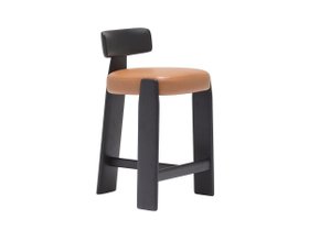 【アンドリュー ワールド/Andreu World / GOODS】のOru Chair Low Stool Upholstered Seat / オル チェア BQ2275 ロースツール 張座 人気、トレンドファッション・服の通販 founy(ファニー) ファブリック Fabric フォーム Form 送料無料 Free Shipping ホーム・キャンプ・アウトドア・お取り寄せ Home,Garden,Outdoor,Camping Gear 家具・インテリア Furniture チェア・椅子 Chair スツール Stool ホーム・キャンプ・アウトドア・お取り寄せ Home,Garden,Outdoor,Camping Gear 家具・インテリア Furniture チェア・椅子 Chair カウンターチェア・ハイスツール Counter Chair/High Stool |ID:prp329100004365710