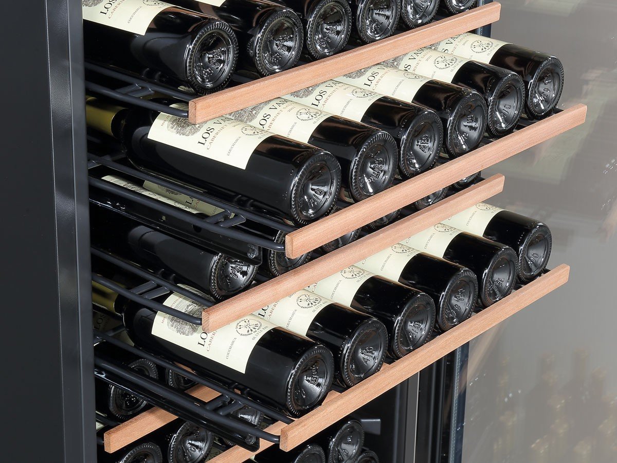 【フォルスタージャパン/forster japan / GOODS】のPro-Cellar FJP-421GS / プロセラー FJP-421GS インテリア・キッズ・メンズ・レディースファッション・服の通販 founy(ファニー) 　ガラス　Glass　夏　Summer　ホーム・キャンプ・アウトドア・お取り寄せ　Home,Garden,Outdoor,Camping Gear　家具・インテリア　Furniture　その他 インテリア雑貨、家具　Furniture, Interior, Others　スライドラックは手前4割程度まで、レール式スライドラックは手前半分まで引き出すことができます。|ID: prp329100004390492 ipo3291000000030696287