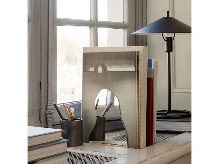 【ファームリビング/ferm LIVING / GOODS】のPond Bookend / ポンド ブックエンド 2個セット インテリア・キッズ・メンズ・レディースファッション・服の通販 founy(ファニー) https://founy.com/ 送料無料 Free Shipping ステーショナリー Stationery スリム Slim フォルム Form 雑誌 Magazine ホーム・キャンプ・アウトドア・お取り寄せ Home,Garden,Outdoor,Camping Gear 家具・インテリア Furniture その他 インテリア雑貨、家具 Furniture, Interior, Others |ID: prp329100004403719 ipo3291000000030765478
