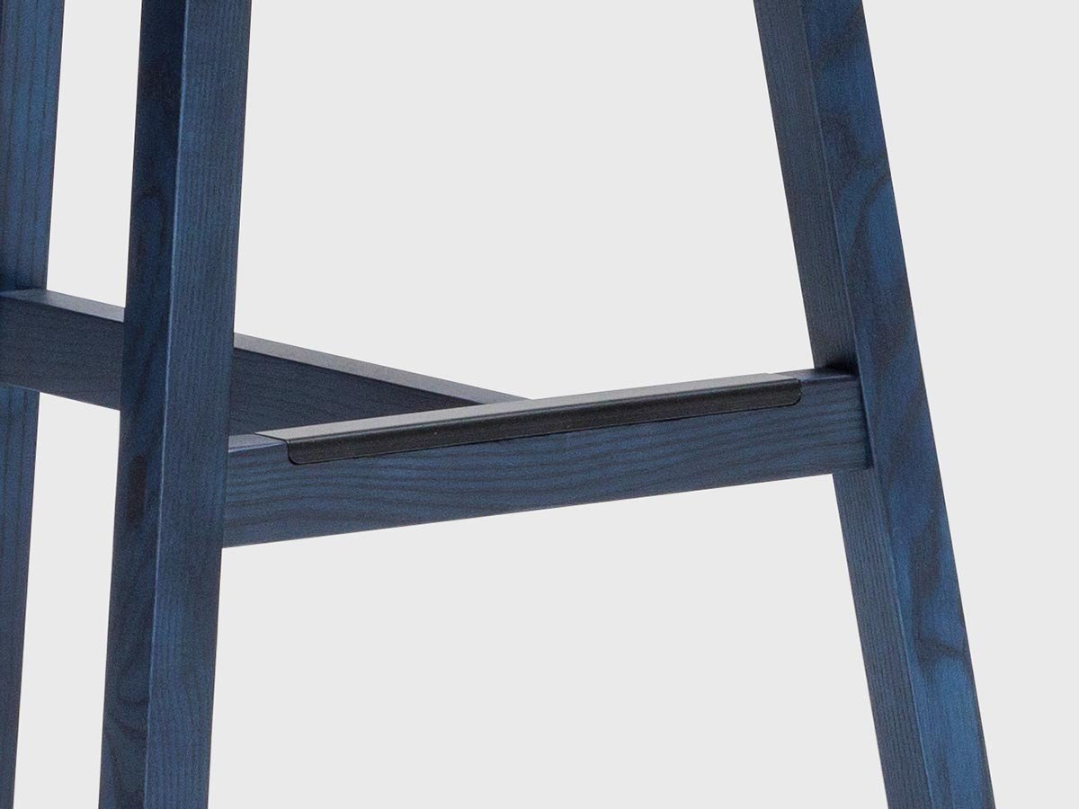 【アリアケ/ARIAKE / GOODS】のHomage Counter Stool / オマージュ カウンタースツール インテリア・キッズ・メンズ・レディースファッション・服の通販 founy(ファニー) 　送料無料　Free Shipping　シンプル　Simple, Minimal　軽量　Lightweight, Ultra Light　ホーム・キャンプ・アウトドア・お取り寄せ　Home Living / Home & Lifestyle / Camping Gear / Outdoor Camping　家具・インテリア　Home Furniture & Interior. Stylish & Functional Living Spaces　チェア・椅子　Seating & Chairs　スツール・バースツール　Stools & Bar Stools　ホーム・キャンプ・アウトドア・お取り寄せ　Home Living / Home & Lifestyle / Camping Gear / Outdoor Camping　家具・インテリア　Home Furniture & Interior. Stylish & Functional Living Spaces　チェア・椅子　Seating & Chairs　カウンターチェア・ハイチェア　Bar Stools / High Stools　スモークオーク、スミアッシュ、インディゴは、「ブラック色」の金属パーツが付属します。|ID: prp329100004419034 ipo3291000000035203009