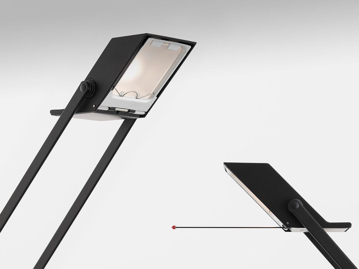 【アルテミデ/Artemide / GOODS】のTIZIO 35 / ティチオ 35 インテリア・キッズ・メンズ・レディースファッション・服の通販 founy(ファニー) 　送料無料　Free Shipping　コレクション　Collection, Seasonal Line　コンパクト　Compact, Small Size　シンプル　Simple, Minimal　デスク　Desk, Work Desk　ニューヨーク　New York, NYC Style　バランス　Balance, Style Balance　ホーム・キャンプ・アウトドア・お取り寄せ　Home Living / Home & Lifestyle / Camping Gear / Outdoor Camping　家具・インテリア　Home Furniture & Interior. Stylish & Functional Living Spaces　ライト・照明　Lamps & Lighting Fixtures　デスクライト・卓上照明　Desk Lamp / Table Lamp / Study Light　左:同シリーズの「LED仕様(ワイヤーなし)」、右:本商品(ハロゲン仕様 / ワイヤー付)|ID: prp329100004419064 ipo3291000000035032044