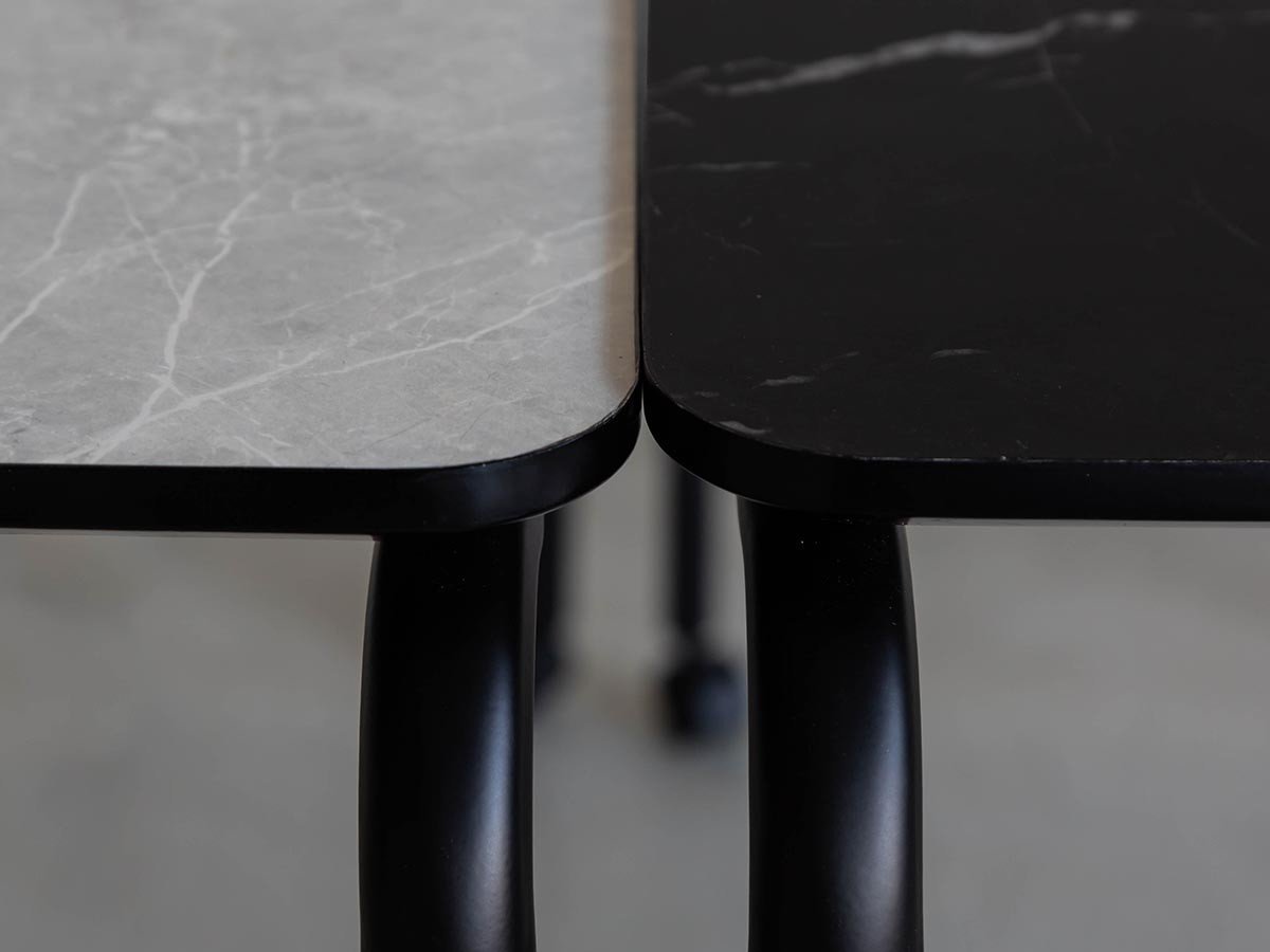 【オアシス/OASIS / GOODS】のGLOW SIDE TABLE / グロー サイドテーブル S インテリア・キッズ・メンズ・レディースファッション・服の通販 founy(ファニー) 　テーブル　Table　デスク　Desk　ホーム・キャンプ・アウトドア・お取り寄せ　Home,Garden,Outdoor,Camping Gear　家具・インテリア　Furniture　テーブル　Table　サイドテーブル・小テーブル　Side Table/Small Table　左:ホワイト、右:ブラック|ID: prp329100004425901 ipo3291000000030904036