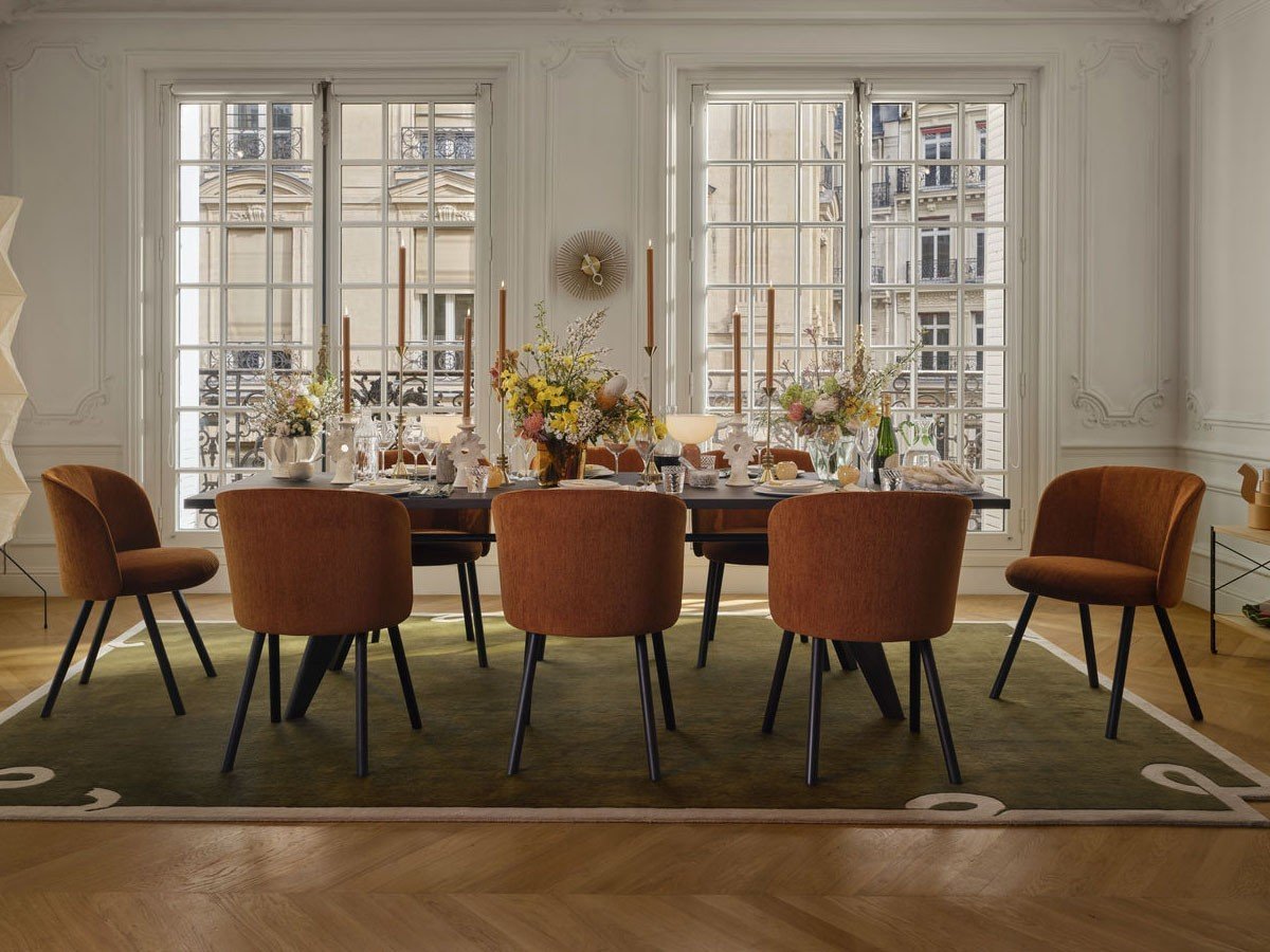 【ヴィトラ/Vitra / GOODS】のMikado Side Chair / ミカド サイドチェア 4レッグ(ウッド) インテリア・キッズ・メンズ・レディースファッション・服の通販 founy(ファニー) 　ウッド　Wooden Design　ファブリック　Fabric, Textile　フォルム　Silhouette, Form　ロンドン　London Style, British Inspired　送料無料　Free Shipping　ホーム・キャンプ・アウトドア・お取り寄せ　Home Living / Home & Lifestyle / Camping Gear / Outdoor Camping　家具・インテリア　Home Furniture & Interior. Stylish & Functional Living Spaces　チェア・椅子　Seating & Chairs　ダイニングチェア・木製チェア　Dining Chairs　張地:イロコ 2 15 コニャック(ファブリック F80)、脚部:ダークオーク|ID: prp329100004446312 ipo3291000000033331201