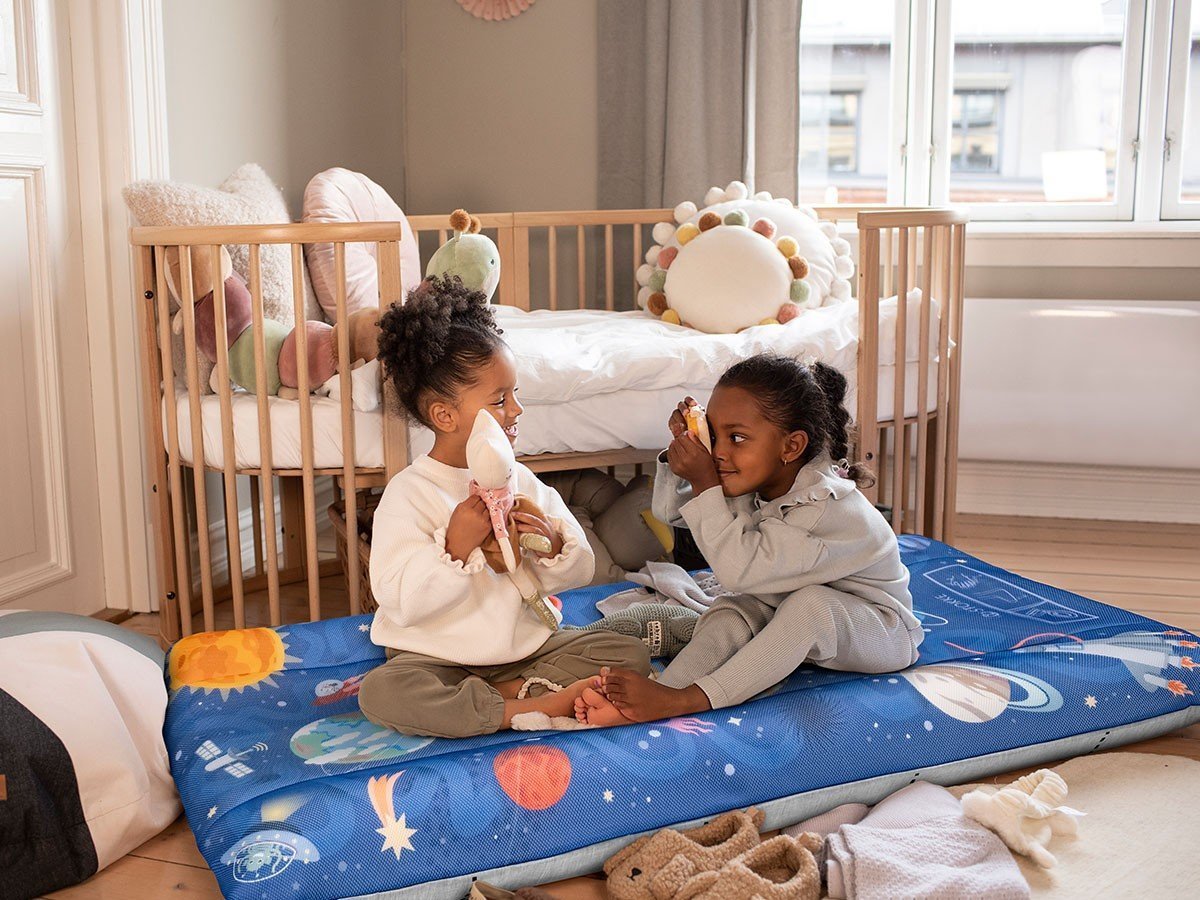 【ストッケ/STOKKE / GOODS】のSTOKKE JETKIDS CLOUD SLEEPER / ストッケ ジェットキッズ クラウドスリーパー 人気、トレンドファッション・服の通販 founy(ファニー) 　洗える　Washable　コンパクト　Compact　軽量　Lightweight　セットアップ　Set Up　ダブル　Double　トラベル　Travel　ドット　Dot　ベスト　Vest　ベビー　Baby　メッシュ　Mesh　送料無料　Free Shipping　旅行　Travel　ホーム・キャンプ・アウトドア・お取り寄せ　Home,Garden,Outdoor,Camping Gear　家具・インテリア　Furniture　キッズ家具　Kids' Furniture　ベビーベッド・子供用ベッド・二段ベッド　Crib/Children's Bed/Bunk Bed　other-4|ID: prp329100004446332 ipo3291000000031458433