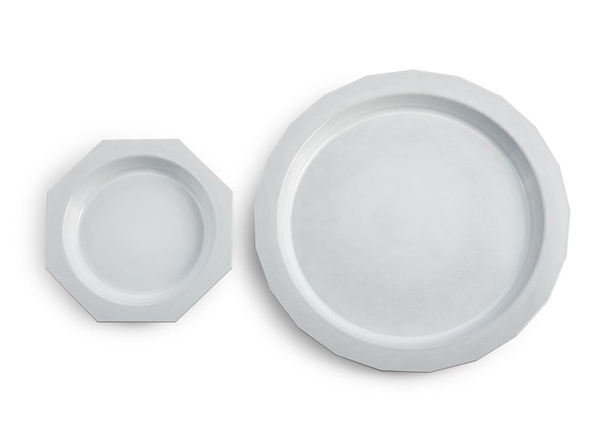 【マディ/MUDDY / GOODS】のDish Plate S / ディッシュプレート S インテリア・キッズ・メンズ・レディースファッション・服の通販 founy(ファニー) 　アクセサリー　Accessories　軽量　Lightweight　皿　Dish　テーブル　Table　プレート　Plate　エレガント 上品　Elegant　左:本商品、右:Lサイズ|ID: prp329100004487159 ipo3291000000031850938