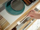 【ノラ/nora / GOODS】のLINDT DINING BOARD / リンツ オープンダイニングボード 幅140cm 引出し内部には、清潔感のある白色のシートを使用しています。|ID: prp329100004516313 ipo3291000000031916200