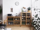 【ノラ/nora / GOODS】のHERME CABINET / エルメ キャビネット 幅90cm 左:同シリーズの「幅120cm」、右:本商品|ID: prp329100004516330 ipo3291000000031916355