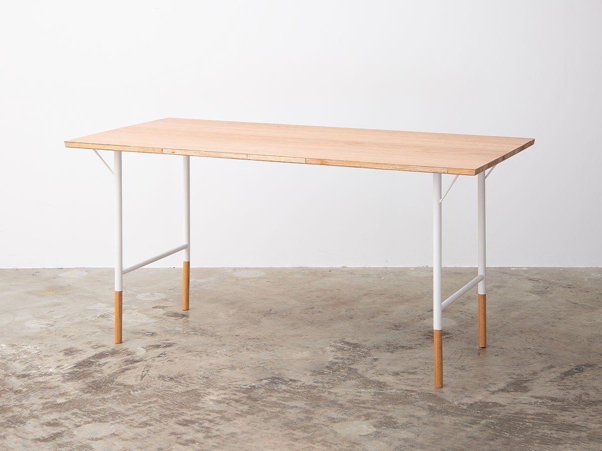 【その他のブランド/Other】のtwig / トウィッグ デスク(ラワン天板) インテリア・キッズ・メンズ・レディースファッション・服の通販 founy(ファニー) 　送料無料　Free Shipping　シンプル　Simple　テーブル　Table　デスク　Desk　フォルム　Form　フレーム　Flame　ホーム・キャンプ・アウトドア・お取り寄せ　Home,Garden,Outdoor,Camping Gear　家具・インテリア　Furniture　テーブル　Table　ダイニングテーブル　Dining Table　サイズ:幅140 × 奥行70cm、脚部ホワイト、オプションレッグ:不要|ID: prp329100004532521 ipo3291000000032038424