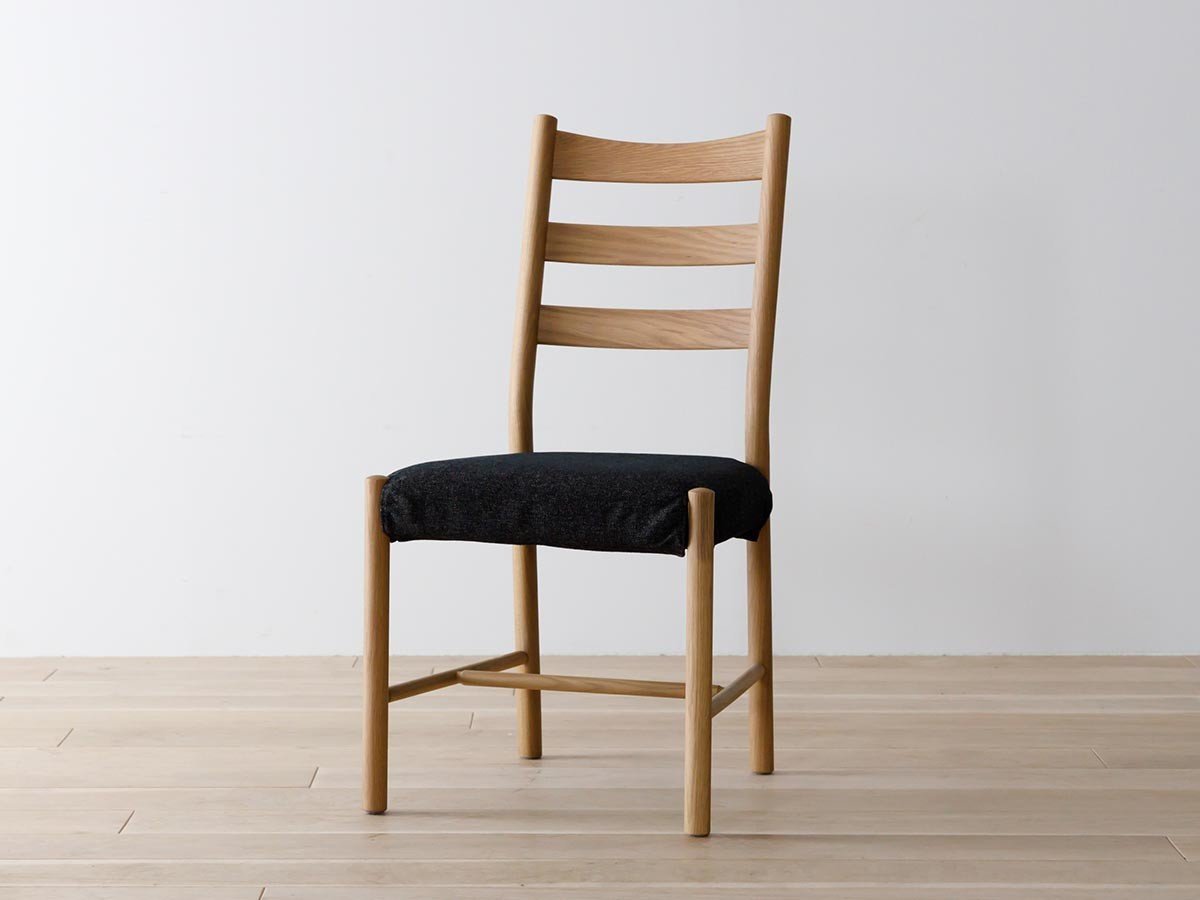 【サラ/SALA / GOODS】のSide Chair / サイドチェア インテリア・キッズ・メンズ・レディースファッション・服の通販 founy(ファニー) 　送料無料　Free Shipping　シンプル　Simple, Minimal　デスク　Desk, Work Desk　リラックス　Relax, Relaxed Fit　ホーム・キャンプ・アウトドア・お取り寄せ　Home Living / Home & Lifestyle / Camping Gear / Outdoor Camping　家具・インテリア　Home Furniture & Interior. Stylish & Functional Living Spaces　チェア・椅子　Seating & Chairs　ダイニングチェア・木製チェア　Dining Chairs　張地:C1 ブラック|ID: prp329100004549345 ipo3291000000034686093