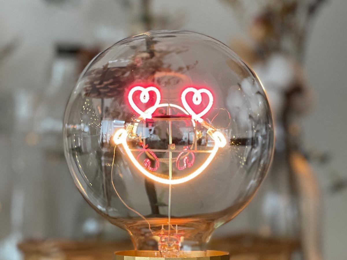 【メッセージ イン ザ バルブ/Message in the Bulb / GOODS】のMITB PORTABLE - SMILEY LOVE / MITB ポータブル スマイリーラブ インテリア・キッズ・メンズ・レディースファッション・服の通販 founy(ファニー) 　送料無料　Free Shipping　テーブル　Table, Dining Table　フランス　France, French　ホーム・キャンプ・アウトドア・お取り寄せ　Home Living / Home & Lifestyle / Camping Gear / Outdoor Camping　家具・インテリア　Home Furniture & Interior. Stylish & Functional Living Spaces　ライト・照明　Lamps & Lighting Fixtures　参考イメージ|ID: prp329100004567789 ipo3291000000032309349