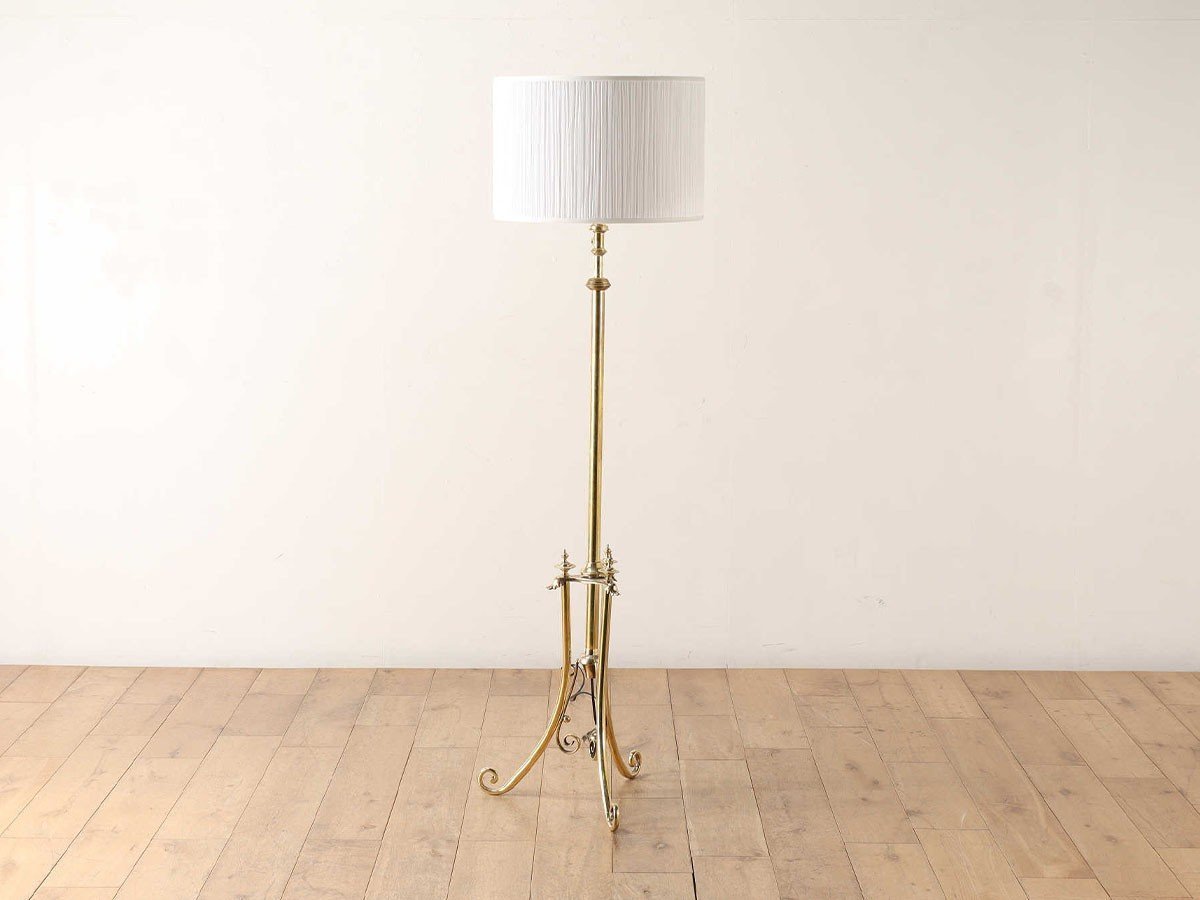 【ロイズ アンティークス/Lloyd's Antiques / GOODS】のReal Antique Brass Floor Lamp / 英国アンティーク家具 ブラスフロアランプ QD009109 インテリア・キッズ・メンズ・レディースファッション・服の通販 founy(ファニー) 　アンティーク　Antique　エレガント 上品　Elegant　ホーム・キャンプ・アウトドア・お取り寄せ　Home,Garden,Outdoor,Camping Gear　家具・インテリア　Furniture　ライト・照明　Lighting & Light Fixtures　フロアライト・スタンドライト　Floor Light/Stand Light　-|ID: prp329100004571771 ipo3291000000032350073