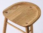 【その他のブランド/Other】のこといえ / コトイエ スツール 高さ43cm ウッド:クリ自然のリズムを思わせる、美しい年輪が印象的です。|ID: prp329100004597488 ipo3291000000032675751