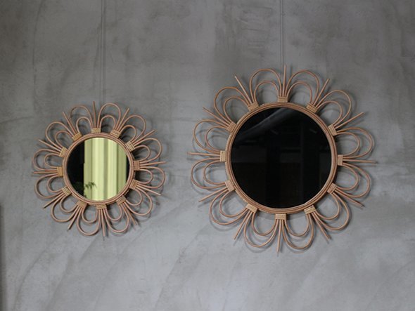 【アデペシュ/a.depeche / GOODS】のrotta rattan mirror fleur / ロッタ ラタン ミラー フルール インテリア・キッズ・メンズ・レディースファッション・服の通販 founy(ファニー) 　モチーフ　Motif　ラタン　Rattan　ホーム・キャンプ・アウトドア・お取り寄せ　Home,Garden,Outdoor,Camping Gear　家具・インテリア　Home Furniture & Interior. Stylish & Functional Living Spaces　ミラー・ドレッサー　Mirror　ミラー・鏡　Mirror　ホーム・キャンプ・アウトドア・お取り寄せ　Home,Garden,Outdoor,Camping Gear　家具・インテリア　Home Furniture & Interior. Stylish & Functional Living Spaces　ミラー・ドレッサー　Mirror　ドレッサー　Dresser　左:Sサイズ(直径42cm)、右:Lサイズ(直径58cm)|ID: prp329100004597504 ipo3291000000032675914