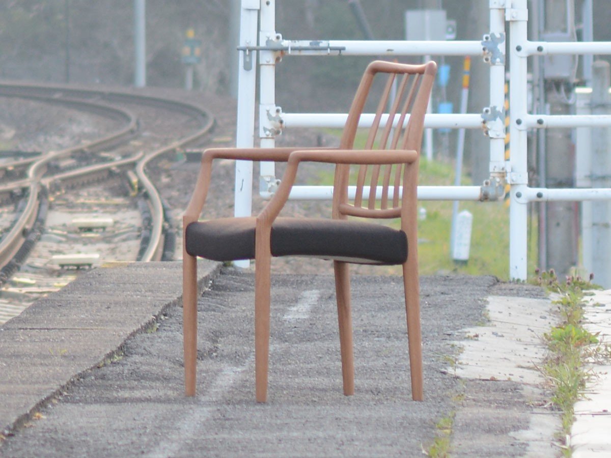 【日進木工/NISSHIN MOKKOU / GOODS】のGROW Armchair / グロウ アームチェア インテリア・キッズ・メンズ・レディースファッション・服の通販 founy(ファニー) 　送料無料　Free Shipping　フォルム　Form　軽量　Lightweight　ホーム・キャンプ・アウトドア・お取り寄せ　Home,Garden,Outdoor,Camping Gear　家具・インテリア　Home Furniture & Interior. Stylish & Functional Living Spaces　チェア・椅子　Chair　ダイニングチェア　Dining Chair　ホーム・キャンプ・アウトドア・お取り寄せ　Home,Garden,Outdoor,Camping Gear　家具・インテリア　Home Furniture & Interior. Stylish & Functional Living Spaces　チェア・椅子　Chair　アームチェア　Armchair　|ID: prp329100004599484 ipo3291000000032696088