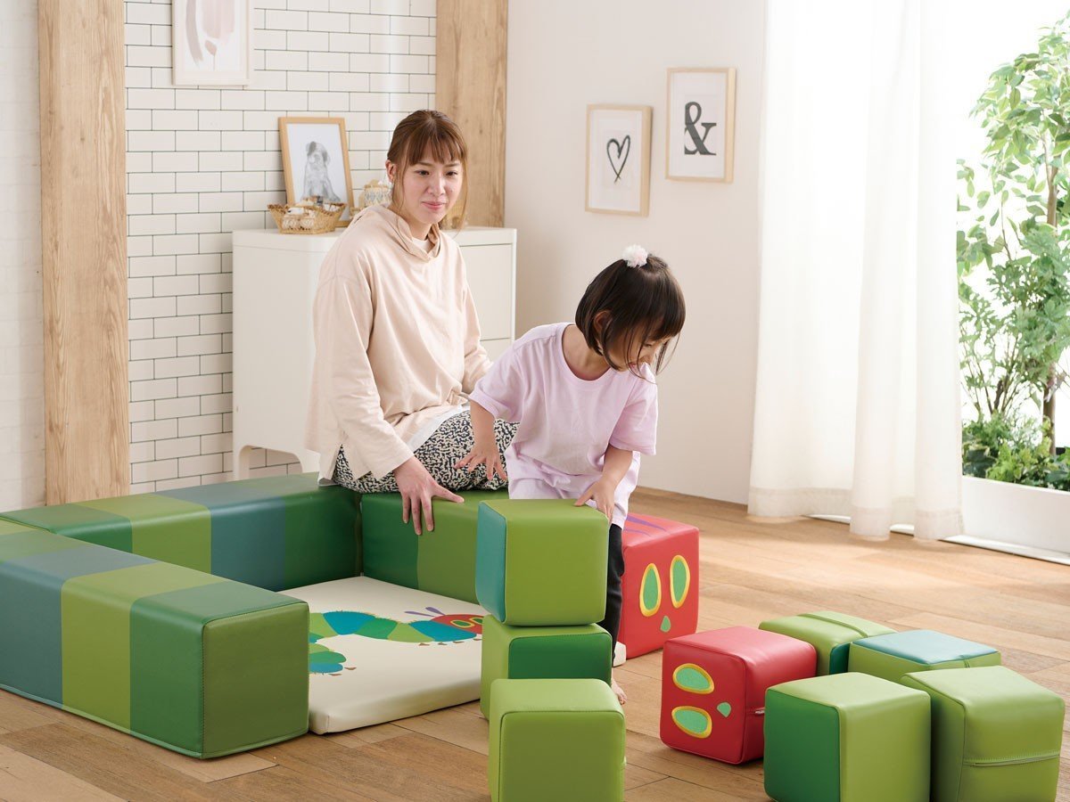 【ハグ/Hagu / GOODS】のはらぺこあおむし / はらぺこあおむし キューブクッション 5個セット インテリア・キッズ・メンズ・レディースファッション・服の通販 founy(ファニー) 　クッション　Cushion, Throw Pillow　フェイス　Face, Facial Design　プリント　Print, Printed Pattern　ベビー　Baby, Babywear　モチーフ　Motif, Design Theme　送料無料　Free Shipping　ホーム・キャンプ・アウトドア・お取り寄せ　Home Living / Home & Lifestyle / Camping Gear / Outdoor Camping　家具・インテリア　Home Furniture & Interior. Stylish & Functional Living Spaces　キッズ家具　Children's Furniture & Storage　参考イメージ|ID: prp329100004625536 ipo3291000000033232409