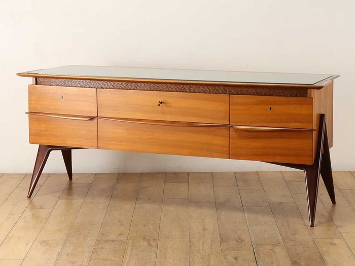 【ロイズ アンティークス/Lloyd's Antiques / GOODS】のReal Antique Italian Glass Top Sideboard / イタリアアンティーク家具 イタリアン グラストップ サイドボード インテリア・キッズ・メンズ・レディースファッション・服の通販 founy(ファニー) https://founy.com/ アンティーク Antique-Inspired イタリア Italy ガラス Glass, Glassware グラス Glass, Eyewear ヴィンテージ Vintage Style ホーム・キャンプ・アウトドア・お取り寄せ Home Living / Home & Lifestyle / Camping Gear / Outdoor Camping 家具・インテリア Home Furniture & Interior. Stylish & Functional Living Spaces 収納家具・キャビネット Storage Furniture サイドボード・リビング収納 Cabinet / Storage Cabinet |ID: prp329100004630233 ipo3291000000033301377