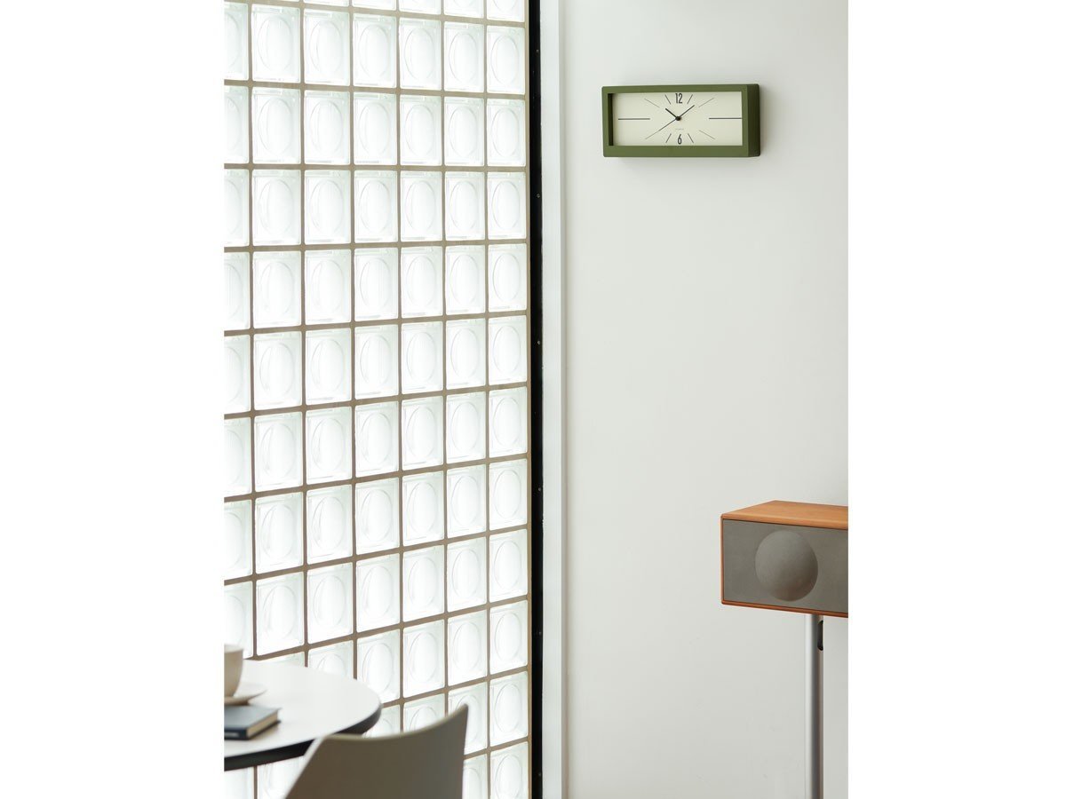 【フライミーパーラー/FLYMEe Parlor / GOODS】のWall Clock / ウォールクロック #120560 インテリア・キッズ・メンズ・レディースファッション・服の通販 founy(ファニー) 　送料無料　Free Shipping　シンプル　Simple, Minimal　フォルム　Silhouette, Form　時計　Watch, Wristwatch　ホーム・キャンプ・アウトドア・お取り寄せ　Home Living / Home & Lifestyle / Camping Gear / Outdoor Camping　家具・インテリア　Home Furniture & Interior. Stylish & Functional Living Spaces　その他 インテリア雑貨、家具　Home Decor & Furniture Extras　カーキ|ID: prp329100004630917 ipo3291000000033315112