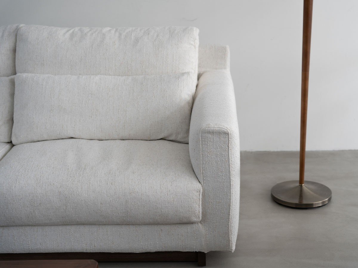 【ノーウェアライクホーム/NOWHERE LIKE HOME / GOODS】のRIFF Sofa / リフ 3人掛けソファ インテリア・キッズ・メンズ・レディースファッション・服の通販 founy(ファニー) 　クッション　Cushion, Throw Pillow　シンプル　Simple, Minimal　ファブリック　Fabric, Textile　フェザー　Feather, Feather Detail　フォルム　Silhouette, Form　ベーシック　Basic, Essential　リネン　Linen, Linen Fabric　ルーズ　Loose, Oversized　ホーム・キャンプ・アウトドア・お取り寄せ　Home Living / Home & Lifestyle / Camping Gear / Outdoor Camping　家具・インテリア　Home Furniture & Interior. Stylish & Functional Living Spaces　ソファー　Couches & Sofas　参考イメージ|ID: prp329100004630945 ipo3291000000033315281