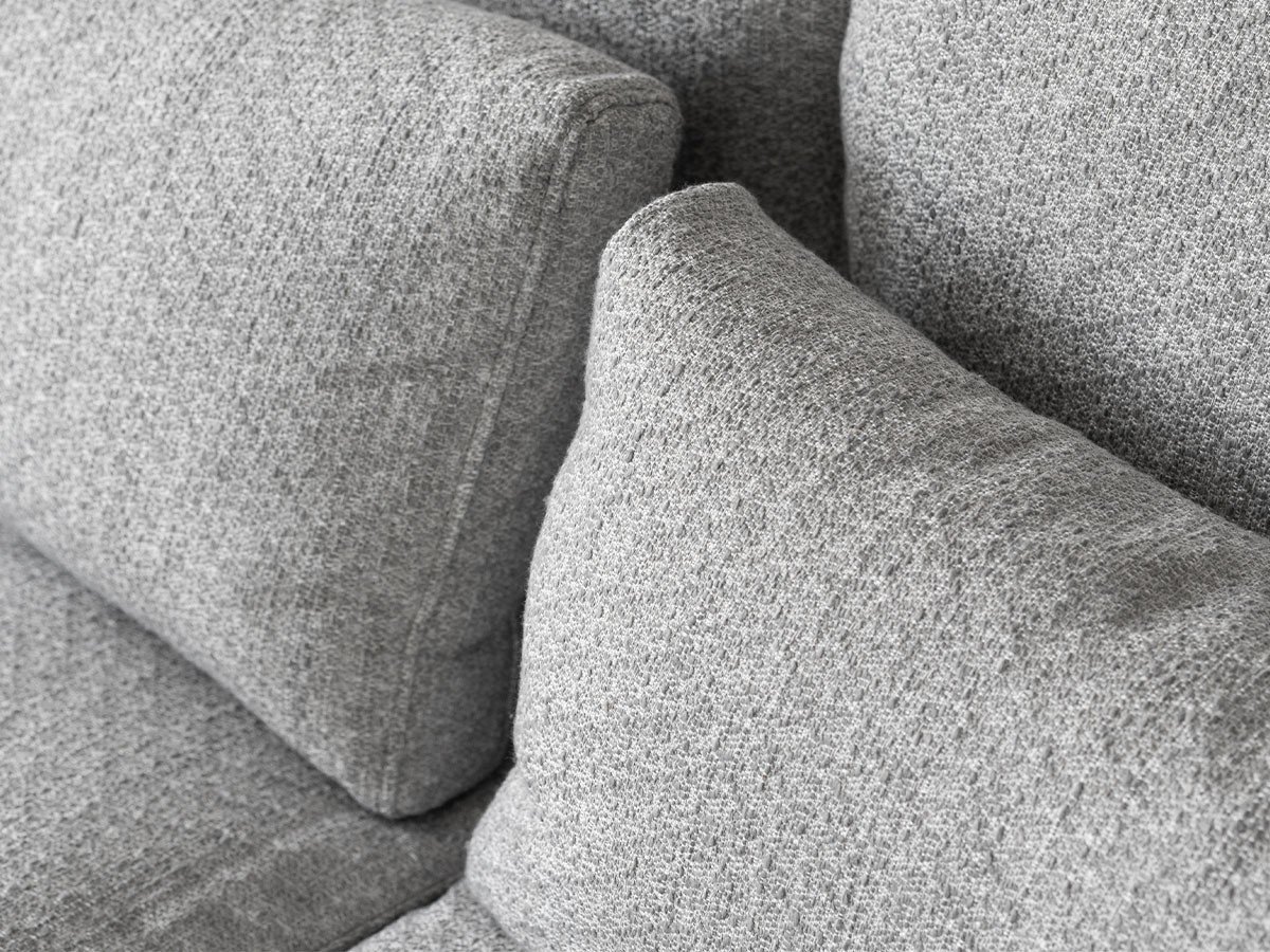 【ノーウェアライクホーム/NOWHERE LIKE HOME / GOODS】のRIFF Sofa / リフ 2.5人掛けソファ インテリア・キッズ・メンズ・レディースファッション・服の通販 founy(ファニー) 　クッション　Cushion, Throw Pillow　シンプル　Simple, Minimal　ファブリック　Fabric, Textile　フェザー　Feather, Feather Detail　フォルム　Silhouette, Form　ベーシック　Basic, Essential　リネン　Linen, Linen Fabric　ルーズ　Loose, Oversized　ホーム・キャンプ・アウトドア・お取り寄せ　Home Living / Home & Lifestyle / Camping Gear / Outdoor Camping　家具・インテリア　Home Furniture & Interior. Stylish & Functional Living Spaces　ソファー　Couches & Sofas　参考イメージ|ID: prp329100004630947 ipo3291000000033315292