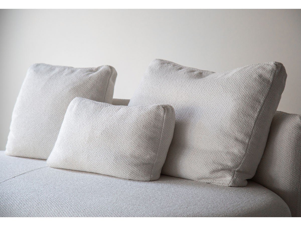 【ノーウェアライクホーム/NOWHERE LIKE HOME / GOODS】のMUFFY Sofa / マフィー ソファ インテリア・キッズ・メンズ・レディースファッション・服の通販 founy(ファニー) 　クッション　Cushion, Throw Pillow　バランス　Balance, Style Balance　ファブリック　Fabric, Textile　フィット　Fit, Slim Fit　フォルム　Silhouette, Form　ラウンド　Round, Round Neck　リネン　Linen, Linen Fabric　ホーム・キャンプ・アウトドア・お取り寄せ　Home Living / Home & Lifestyle / Camping Gear / Outdoor Camping　家具・インテリア　Home Furniture & Interior. Stylish & Functional Living Spaces　ソファー　Couches & Sofas　サイズの異なるクッションが3個付属します。|ID: prp329100004630965 ipo3291000000033315384