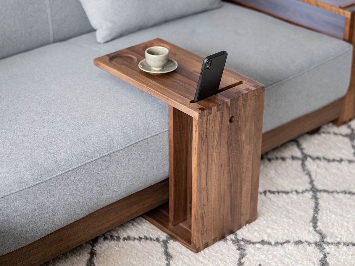 【ノーウェアライクホーム/NOWHERE LIKE HOME / GOODS】のTRAVIS Side Table / トラビス サイドテーブル インテリア・キッズ・メンズ・レディースファッション・服の通販 founy(ファニー) 　送料無料　Free Shipping　スマート　Smart, Elegant　テーブル　Table, Dining Table　ホーム・キャンプ・アウトドア・お取り寄せ　Home Living / Home & Lifestyle / Camping Gear / Outdoor Camping　家具・インテリア　Home Furniture & Interior. Stylish & Functional Living Spaces　テーブル　Dining, Coffee & Side Tables　サイドテーブル・ナイトテーブル　Side & End Tables　ウッド:ウォールナット|ID: prp329100004630972 ipo3291000000033315449