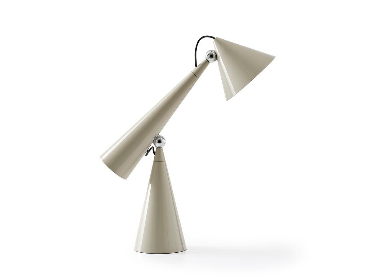 【トム ディクソン/Tom Dixon / GOODS】のPose Task Light / ポーズ タスクライト インテリア・キッズ・メンズ・レディースファッション・服の通販 founy(ファニー) 　送料無料　Free Shipping　クラシック　Classic, Timeless Style　デスク　Desk, Work Desk　フォルム　Silhouette, Form　モダン　Modern, Contemporary　ワーク　Workwear, Utility Style　ホーム・キャンプ・アウトドア・お取り寄せ　Home Living / Home & Lifestyle / Camping Gear / Outdoor Camping　家具・インテリア　Home Furniture & Interior. Stylish & Functional Living Spaces　ライト・照明　Lamps & Lighting Fixtures　デスクライト・卓上照明　Desk Lamp / Table Lamp / Study Light　プティ|ID: prp329100004641707 ipo3291000000033475437