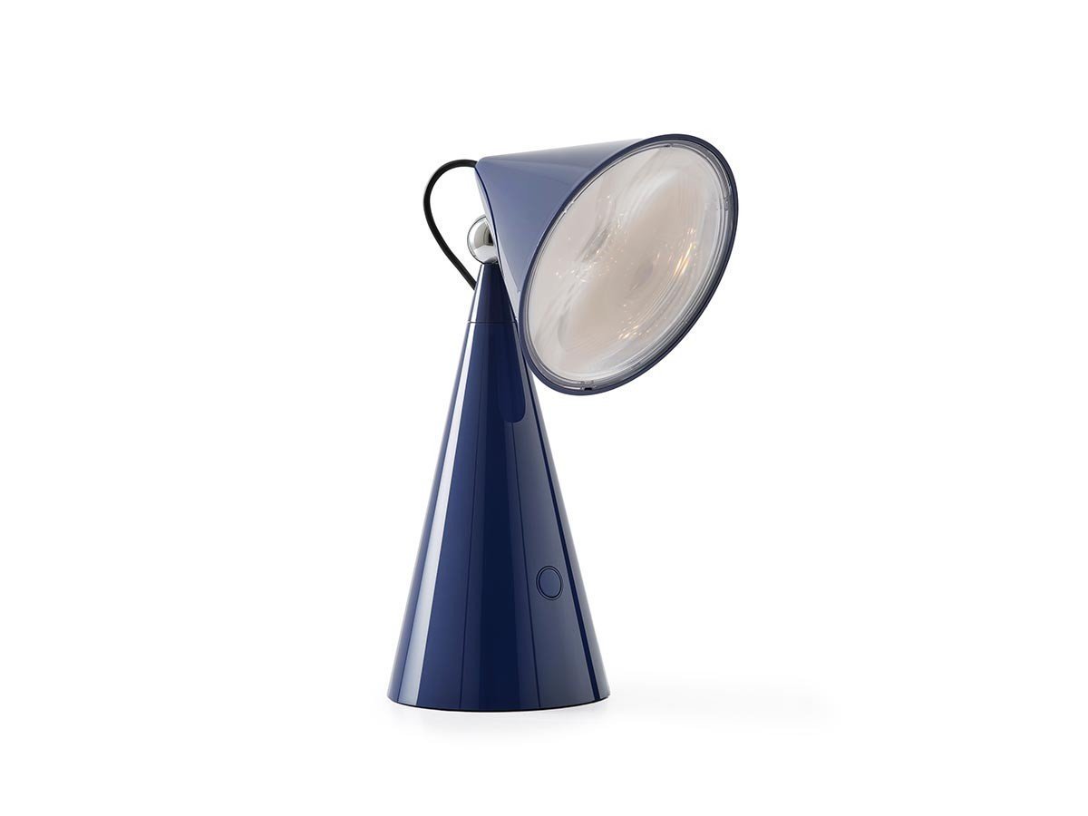 【トム ディクソン/Tom Dixon / GOODS】のPose Portable / ポーズ ポータブル インテリア・キッズ・メンズ・レディースファッション・服の通販 founy(ファニー) 　送料無料　Free Shipping　クラシック　Classic, Timeless Style　デスク　Desk, Work Desk　フォルム　Silhouette, Form　ホーム・キャンプ・アウトドア・お取り寄せ　Home Living / Home & Lifestyle / Camping Gear / Outdoor Camping　家具・インテリア　Home Furniture & Interior. Stylish & Functional Living Spaces　ライト・照明　Lamps & Lighting Fixtures　デスクライト・卓上照明　Desk Lamp / Table Lamp / Study Light　インディゴ|ID: prp329100004641708 ipo3291000000033475446