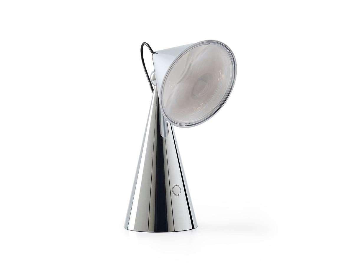 【トム ディクソン/Tom Dixon / GOODS】のPose Portable / ポーズ ポータブル インテリア・キッズ・メンズ・レディースファッション・服の通販 founy(ファニー) 　送料無料　Free Shipping　クラシック　Classic, Timeless Style　デスク　Desk, Work Desk　フォルム　Silhouette, Form　ホーム・キャンプ・アウトドア・お取り寄せ　Home Living / Home & Lifestyle / Camping Gear / Outdoor Camping　家具・インテリア　Home Furniture & Interior. Stylish & Functional Living Spaces　ライト・照明　Lamps & Lighting Fixtures　デスクライト・卓上照明　Desk Lamp / Table Lamp / Study Light　シルバー|ID: prp329100004641708 ipo3291000000033475450
