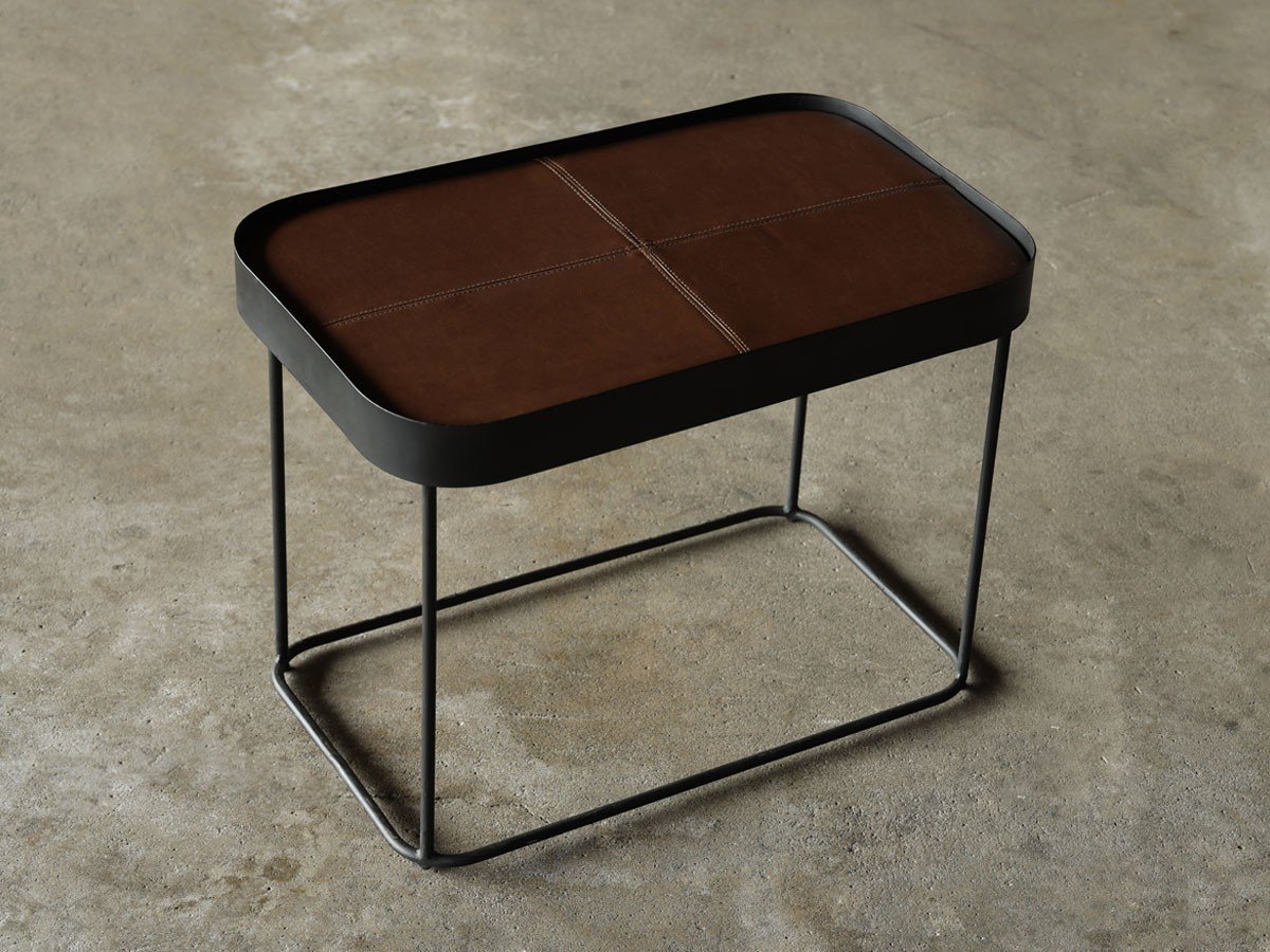 【ノーウェアライクホーム/NOWHERE LIKE HOME / GOODS】のFROM Side Table / フローム サイドテーブル 40 インテリア・キッズ・メンズ・レディースファッション・服の通販 founy(ファニー) 　送料無料　Free Shipping　テーブル　Table, Dining Table　リバーシブル　Reversible, Two-Sided　ホーム・キャンプ・アウトドア・お取り寄せ　Home Living / Home & Lifestyle / Camping Gear / Outdoor Camping　家具・インテリア　Home Furniture & Interior. Stylish & Functional Living Spaces　テーブル　Dining, Coffee & Side Tables　サイドテーブル・ナイトテーブル　Side & End Tables　オーク × PVC ブラウン(PVC面を上にした場合)|ID: prp329100004655280 ipo3291000000033668553