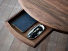 【松井木工/MATSUI MOKKO / GOODS】のSAJI Dining Table drawer / サジ ダイニングテーブル ドロワー 人気、トレンドファッション・服の通販 founy(ファニー) シンプル Simple, Minimal ステーショナリー Stationery, Office Supplies チェリー Cherry, Cherry Pattern テーブル Table, Dining Table バランス Balance, Style Balance ラウンド Round, Round Neck ホーム・キャンプ・アウトドア・お取り寄せ Home Living / Home & Lifestyle / Camping Gear / Outdoor Camping 家具・インテリア Home Furniture & Interior. Stylish & Functional Living Spaces テーブル Dining, Coffee & Side Tables ダイニングテーブル・食卓テーブル Dining Tables thumbnail 引き出しには、引く目安として真鍮パーツが埋め込まれています。|ID: prp329100004671527 ipo3291000000033770361