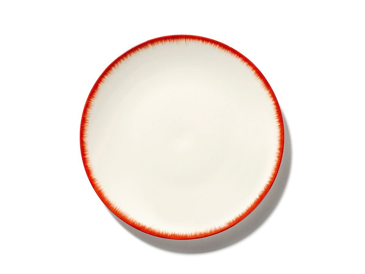 【セラックス/SERAX / GOODS】のDE by ANN DEMEULEMEESTER Plate 17.5cm White/Red Variation 2 / デー バイ アン・ドゥムルメステール プレート 17.5cm ホワイト/レッド バリエーション 2 人気、トレンドファッション・服の通販 founy(ファニー) グラデーション Gradient, Ombre テーブル Table, Dining Table プレート Plate, Dish 手描き Hand-Drawn, Illustrated 皿 Plate, Dish other-1|ID: prp329100004707027 ipo3291000000033996411