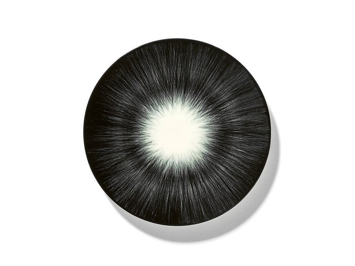 【セラックス/SERAX / GOODS】のDE by ANN DEMEULEMEESTER Plate 14cm White/Black Variation 5 / デー バイ アン・ドゥムルメステール プレート 14cm ホワイト/ブラック バリエーション 5 インテリア・キッズ・メンズ・レディースファッション・服の通販 founy(ファニー) https://founy.com/ グラデーション Gradient, Ombre テーブル Table, Dining Table プレート Plate, Dish 手描き Hand-Drawn, Illustrated 皿 Plate, Dish |ID: prp329100004707033 ipo3291000000033996425