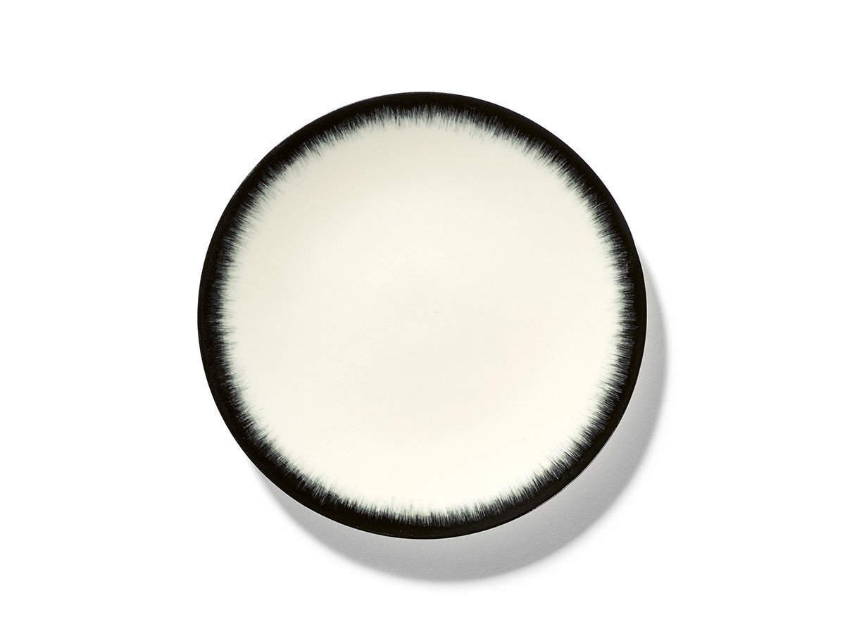 【セラックス/SERAX / GOODS】のDE by ANN DEMEULEMEESTER Plate 14cm White/Black Variation 3 / デー バイ アン・ドゥムルメステール プレート 14cm ホワイト/ブラック バリエーション 3 人気、トレンドファッション・服の通販 founy(ファニー) グラデーション Gradient, Ombre テーブル Table, Dining Table プレート Plate, Dish 手描き Hand-Drawn, Illustrated 皿 Plate, Dish other-1|ID: prp329100004707034 ipo3291000000033996427