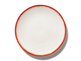 【セラックス/SERAX / GOODS】のDE by ANN DEMEULEMEESTER Plate 28cm White/Red Variation 2 / デー バイ アン・ドゥムルメステール プレート 28cm ホワイト/レッド バリエーション 2 人気、トレンドファッション・服の通販 founy(ファニー) 送料無料 Free Shipping グラデーション Gradient, Ombre テーブル Table, Dining Table プレート Plate, Dish 手描き Hand-Drawn, Illustrated 皿 Plate, Dish |ID:prp329100004707044