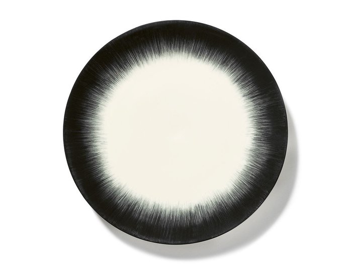 【セラックス/SERAX / GOODS】のDE by ANN DEMEULEMEESTER Plate 28cm White/Black Variation 5 / デー バイ アン・ドゥムルメステール プレート 28cm ホワイト/ブラック バリエーション 5 インテリア・キッズ・メンズ・レディースファッション・服の通販 founy(ファニー) https://founy.com/ 送料無料 Free Shipping グラデーション Gradient, Ombre テーブル Table, Dining Table プレート Plate, Dish 手描き Hand-Drawn, Illustrated 皿 Plate, Dish |ID: prp329100004707045 ipo3291000000033996452