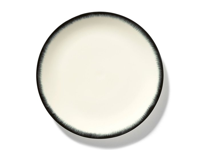 【セラックス/SERAX / GOODS】のDE by ANN DEMEULEMEESTER Plate 28cm White/Black Variation 3 / デー バイ アン・ドゥムルメステール プレート 28cm ホワイト/ブラック バリエーション 3 インテリア・キッズ・メンズ・レディースファッション・服の通販 founy(ファニー) https://founy.com/ 送料無料 Free Shipping グラデーション Gradient, Ombre テーブル Table, Dining Table プレート Plate, Dish 手描き Hand-Drawn, Illustrated 皿 Plate, Dish |ID: prp329100004707046 ipo3291000000033996454