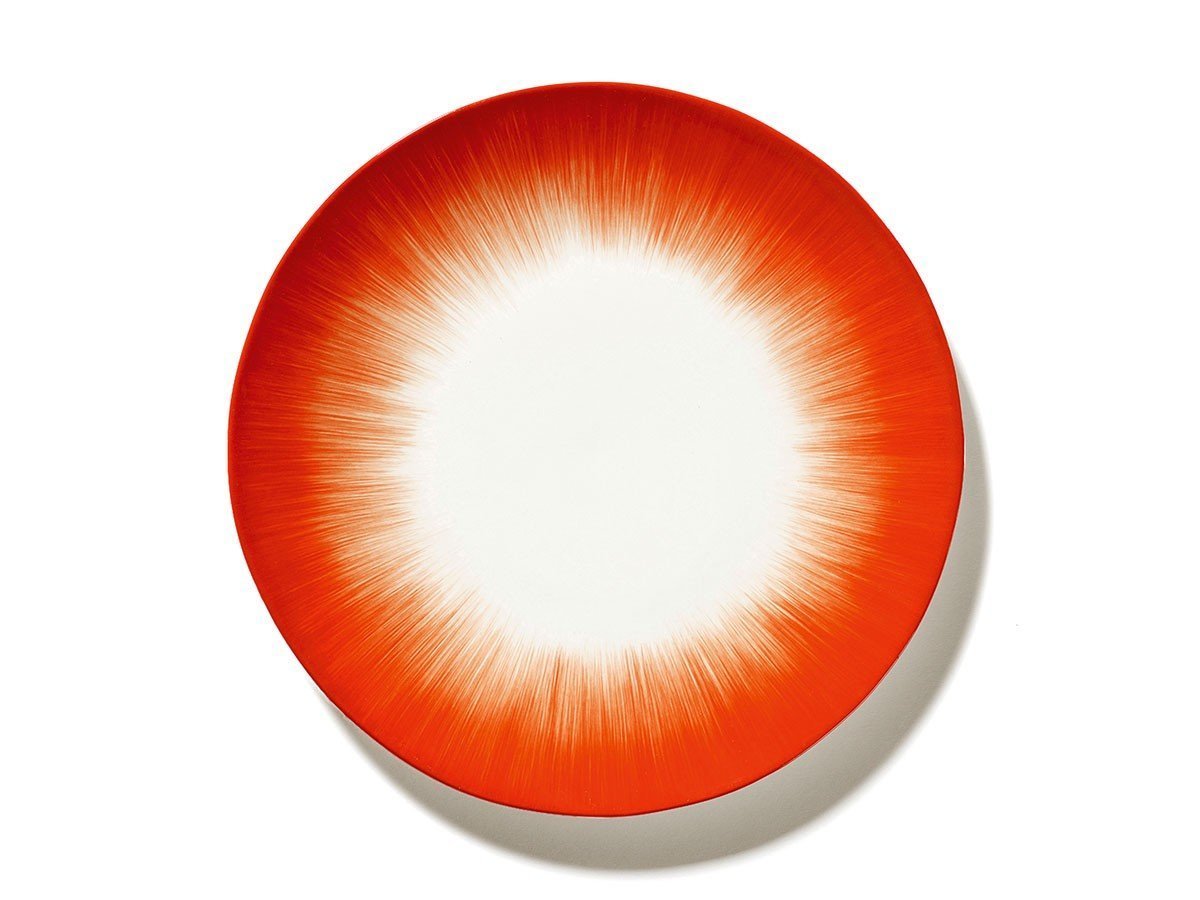 【セラックス/SERAX / GOODS】のDE by ANN DEMEULEMEESTER Plate 24cm White/Red Variation 5 / デー バイ アン・ドゥムルメステール プレート 24cm ホワイト/レッド バリエーション 5 人気、トレンドファッション・服の通販 founy(ファニー) 送料無料 Free Shipping グラデーション Gradient, Ombre テーブル Table, Dining Table プレート Plate, Dish 手描き Hand-Drawn, Illustrated 皿 Plate, Dish other-1|ID: prp329100004707047 ipo3291000000033996456