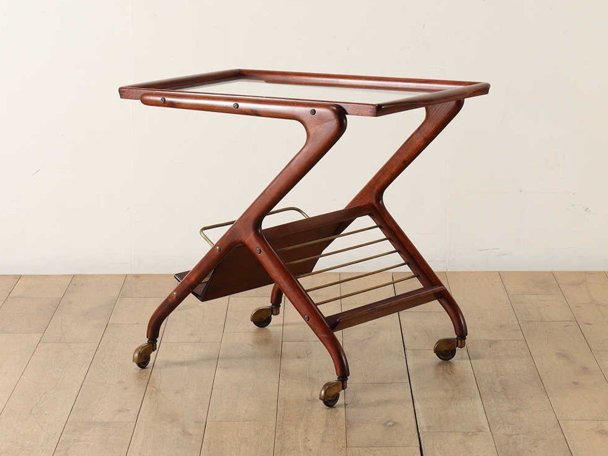 【ロイズ アンティークス/Lloyd's Antiques / GOODS】のReal Antique Cesare Lacca Italian Tea Cart / イタリアアンティーク家具 チェーザレ ラッカ イタリアンティーカート インテリア・キッズ・メンズ・レディースファッション・服の通販 founy(ファニー) 　アンティーク　Antique-Inspired　イタリア　Italy　ガラス　Glass, Glassware　シンプル　Simple, Minimal　フレーム　Frame, Outline　ホーム・キャンプ・アウトドア・お取り寄せ　Home Living / Home & Lifestyle / Camping Gear / Outdoor Camping　キッチン・ダイニング　Kitchen & Dining Essentials. Stylish & Functional Tableware　キッチン収納　Kitchen Storage　キッチン収納・食器棚・レンジ台　Kitchen Cabinet　-|ID: prp329100004718246 ipo3291000000034092752