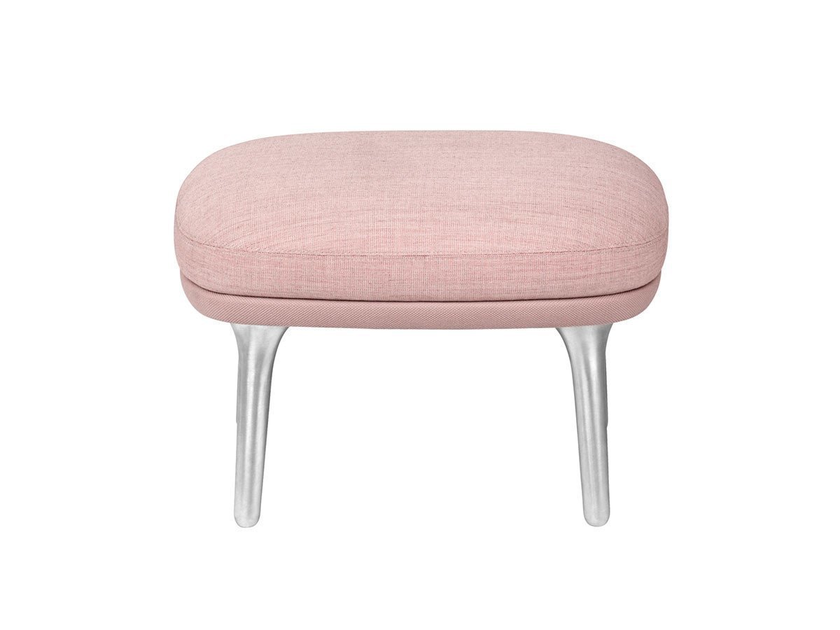 【フリッツ ハンセン/FRITZ HANSEN / GOODS】のRO / ロオチェア フットスツール サテン仕上アルミ製レッグ JH11 インテリア・キッズ・メンズ・レディースファッション・服の通販 founy(ファニー) 　クッション　Cushion, Throw Pillow　サテン　Satin, Glossy Fabric　ファブリック　Fabric, Textile　送料無料　Free Shipping　おすすめ　Recommended / Our Picks　ホーム・キャンプ・アウトドア・お取り寄せ　Home Living / Home & Lifestyle / Camping Gear / Outdoor Camping　家具・インテリア　Home Furniture & Interior. Stylish & Functional Living Spaces　チェア・椅子　Seating & Chairs　スツール・バースツール　Stools & Bar Stools　|ID: prp329100004718251 ipo3291000000034092790
