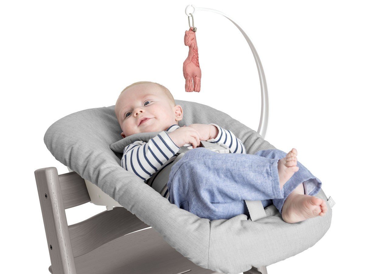 【ストッケ/STOKKE / GOODS】のTRIPP TRAPP / トリップ トラップ 5in1-新生児セット インテリア・キッズ・メンズ・レディースファッション・服の通販 founy(ファニー) 　テーブル　Table, Dining Table　ベビー　Baby, Babywear　送料無料　Free Shipping　ホーム・キャンプ・アウトドア・お取り寄せ　Home Living / Home & Lifestyle / Camping Gear / Outdoor Camping　家具・インテリア　Home Furniture & Interior. Stylish & Functional Living Spaces　キッズ家具　Children's Furniture & Storage　キッズチェア・ベビーチェア・子供椅子　Kids Chair / Baby High Chair / Toddler Seat　ニューボーンセットは、おもちゃを掛けて置けるトイハンガー付きです。|ID: prp329100004756864 ipo3291000000034410589