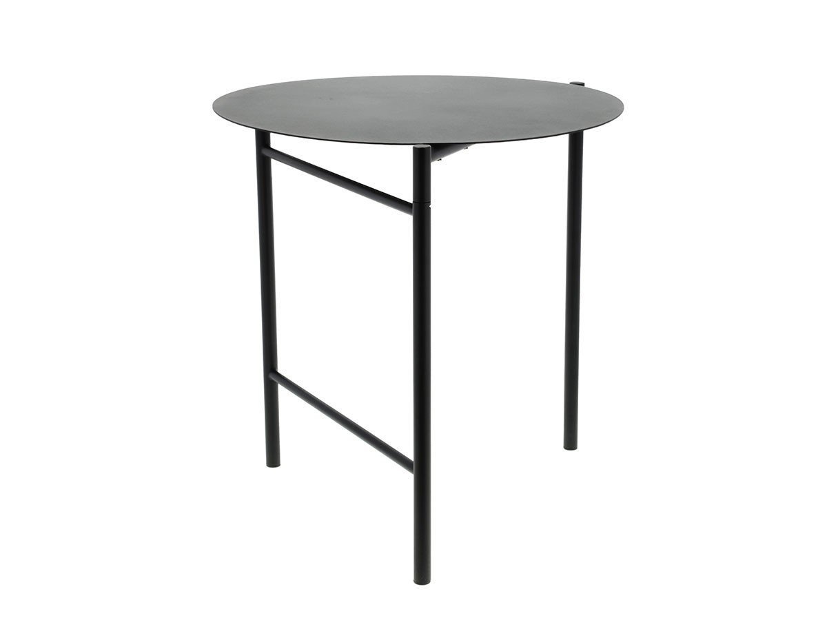 【ゾーン デンマーク/ZONE DENMARK / GOODS】のDISC Folding Cafe Tablel / ディスク フォールディング カフェテーブル インテリア・キッズ・メンズ・レディースファッション・服の通販 founy(ファニー) 　送料無料　Free Shipping　シンプル　Simple, Minimal　テーブル　Table, Dining Table　パウダー　Powder, Soft Tone　フレーム　Frame, Outline　ホーム・キャンプ・アウトドア・お取り寄せ　Home Living / Home & Lifestyle / Camping Gear / Outdoor Camping　家具・インテリア　Home Furniture & Interior. Stylish & Functional Living Spaces　テーブル　Dining, Coffee & Side Tables　カフェテーブル・丸型テーブル　Cafe & Bistro Tables　ホーム・キャンプ・アウトドア・お取り寄せ　Home Living / Home & Lifestyle / Camping Gear / Outdoor Camping　家具・インテリア　Home Furniture & Interior. Stylish & Functional Living Spaces　テーブル　Dining, Coffee & Side Tables　折りたたみテーブル・伸縮テーブル　Folding & Extendable Tables　ブラック|ID: prp329100004762068 ipo3291000000034464517