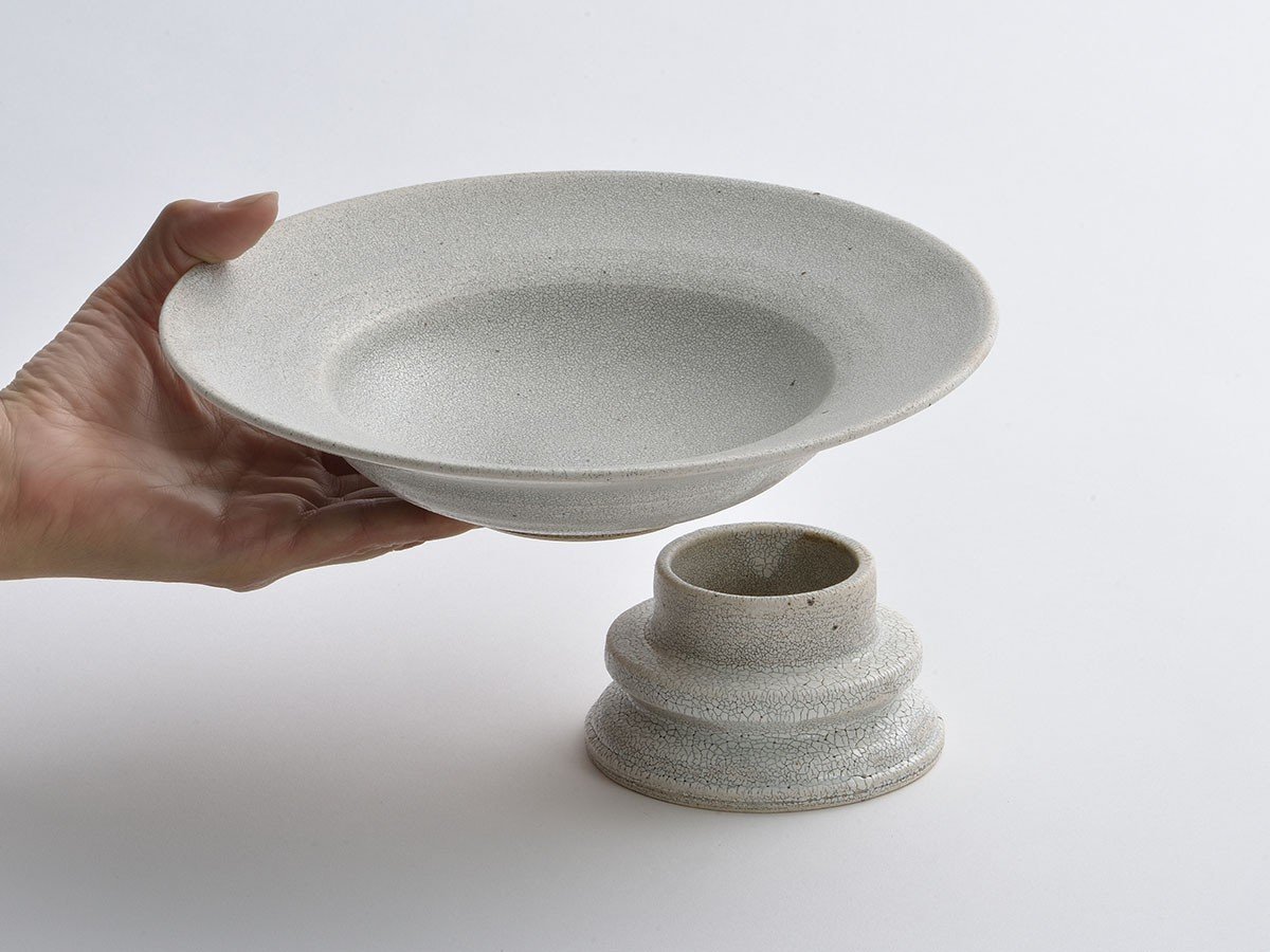【ミシンポタリークリエーション/MISHIM POTTERY CREATION / GOODS】のfractal bowl + stand / フラクタル ボウル + スタンド(スス) インテリア・キッズ・メンズ・レディースファッション・服の通販 founy(ファニー) クラシカル Classical, Vintage-Inspired コレクション Collection, Seasonal Line シェイプ Shape, Slim Fit シンプル Simple, Minimal スタンド Stand Collar, Upright Stand センター Center, Center Line テーブル Table, Dining Table 皿は台座から外れるので、収納がしやすいだけでなく、残った料理などをそのまま冷蔵庫へ入れることができま|ID: prp329100004764953 ipo3291000000034496666